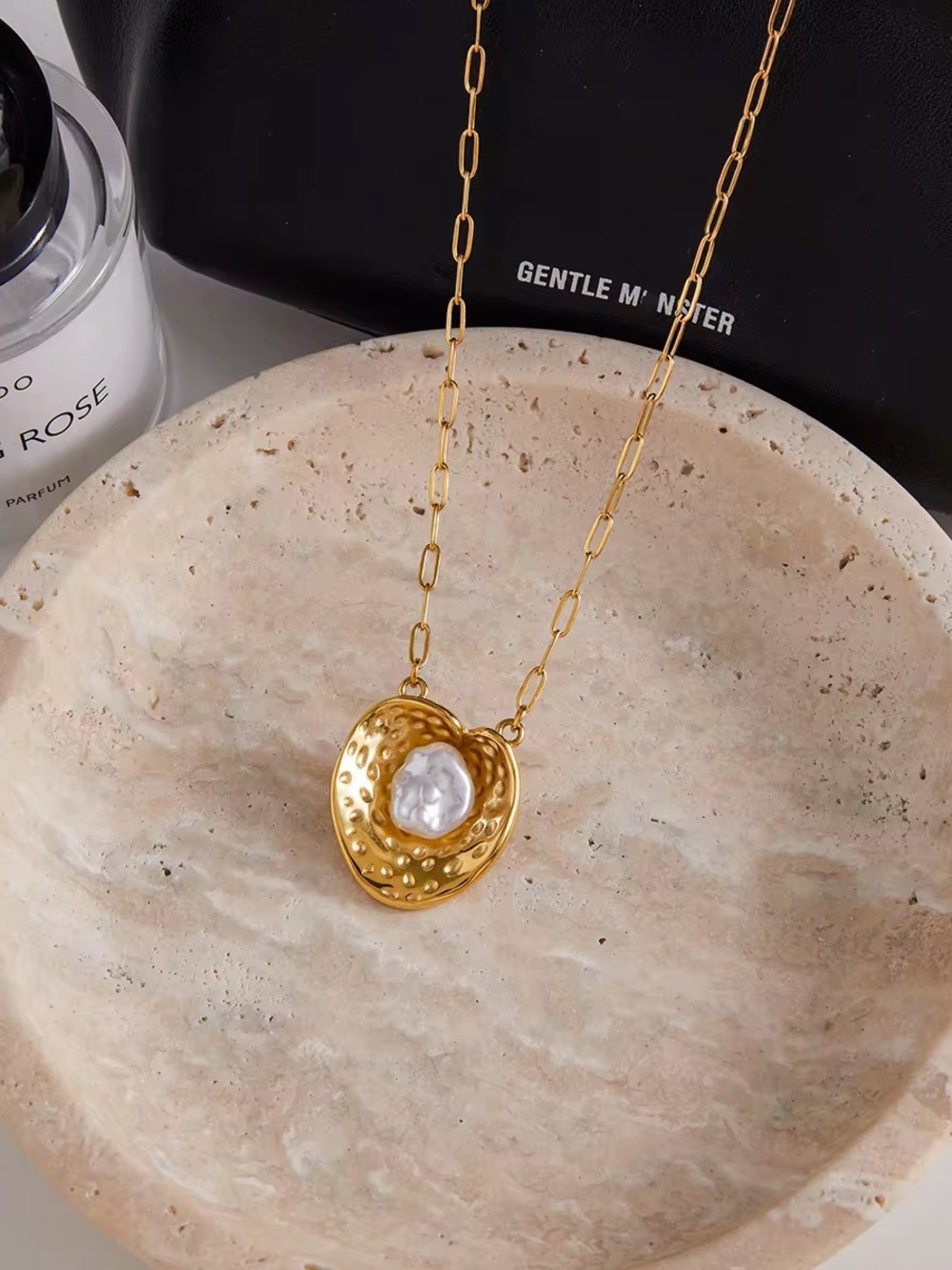 18K Gold Plated Hammered Pearl Pendant Necklace